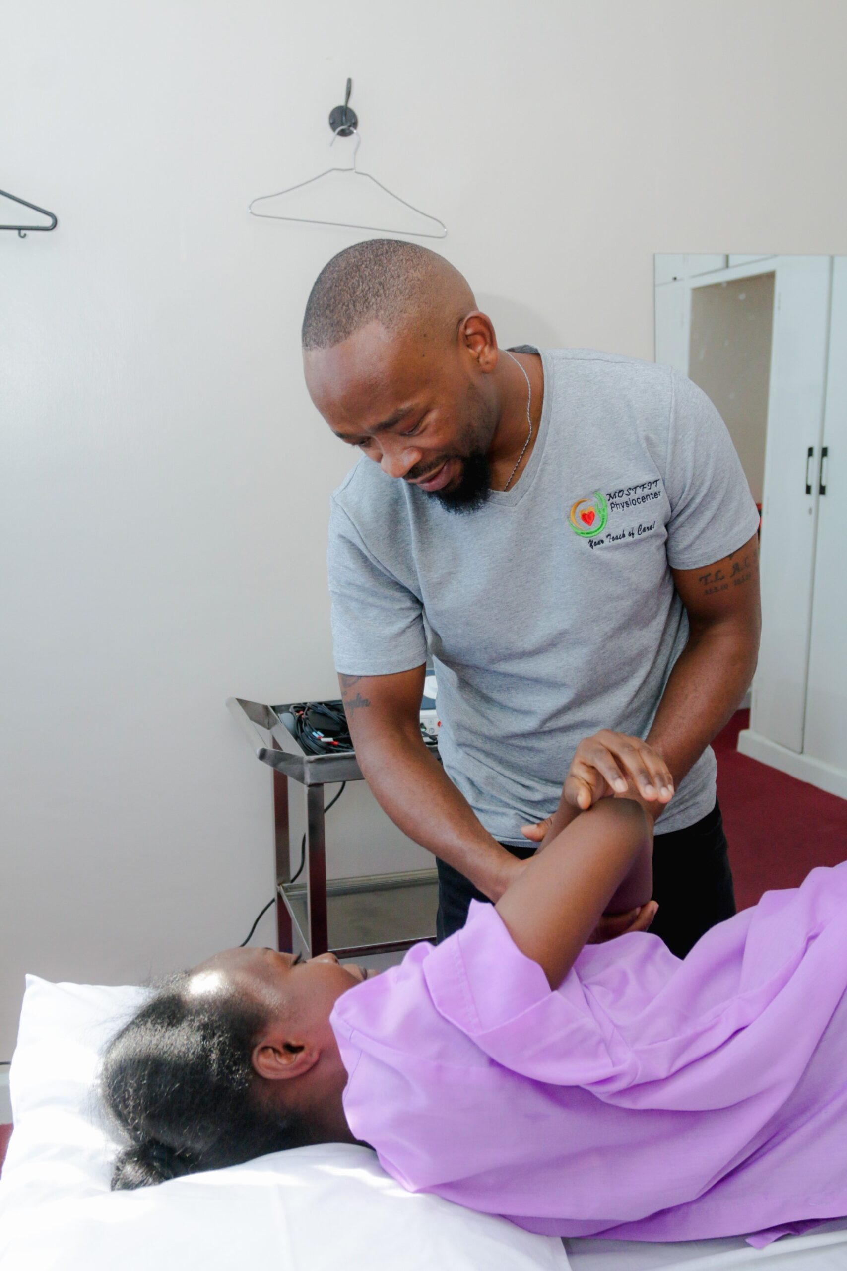 What is Manual Therapy and How Can It Benefit You - Mostfit Physiotherapy Center